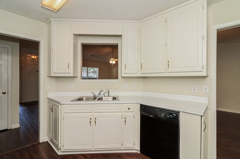 1,865/Mo, 4110 Eden Valley Dr Loganville, GA 30052 Kitchen View 2