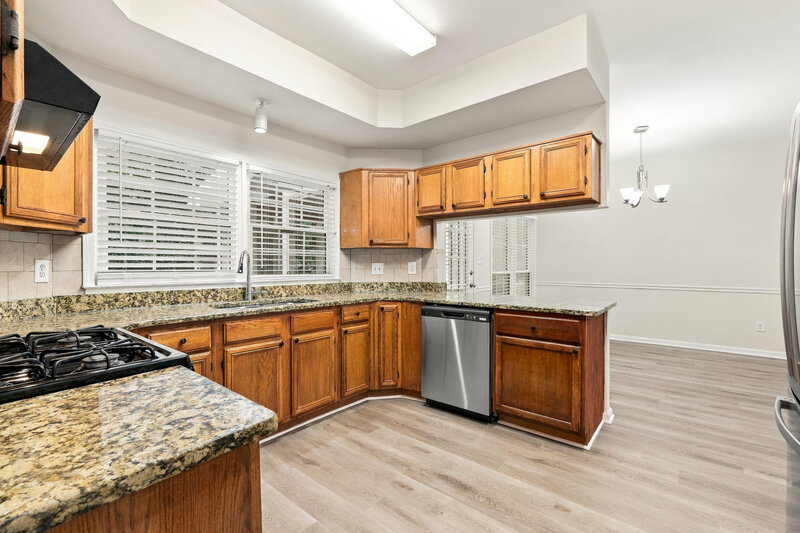 2,725/Mo, 4118 Huntcliff Dr Woodstock, GA 30189 Kitchen View 2