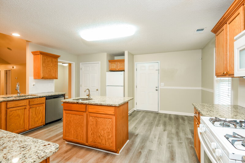 1,885/Mo, 5191 Memorial Ln Powder Springs, GA 30127 Kitchen View