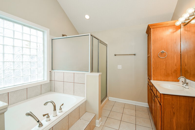 1,885/Mo, 5191 Memorial Ln Powder Springs, GA 30127 Main Bathroom View