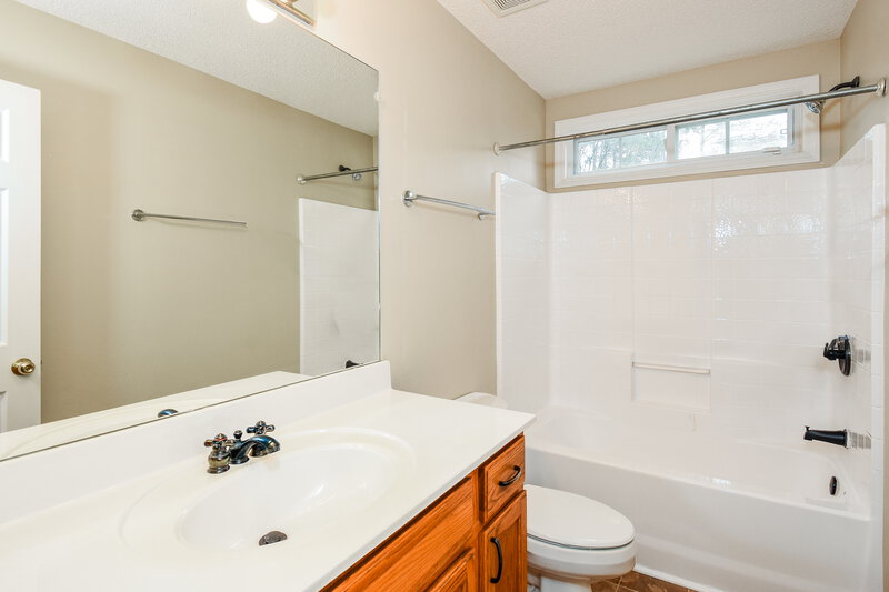 1,885/Mo, 5191 Memorial Ln Powder Springs, GA 30127 Bathroom View