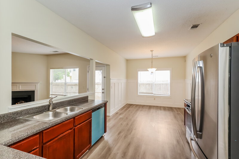 2,220/Mo, 182 Seabreeze Ct Newnan, GA 30265 Kitchen View