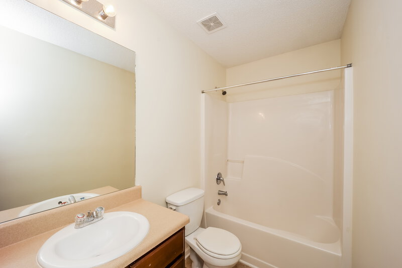 2,325/Mo, 182 Seabreeze Ct Newnan, GA 30265 Bathroom View