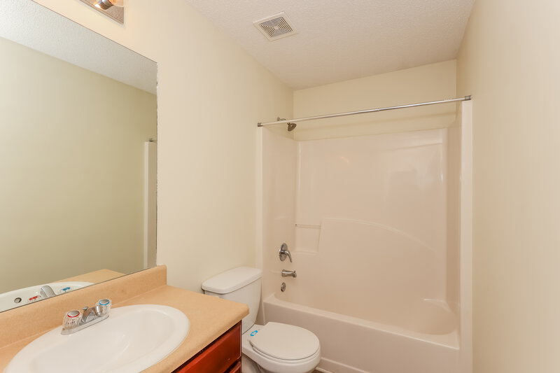 2,220/Mo, 182 Seabreeze Ct Newnan, GA 30265 Bathroom View
