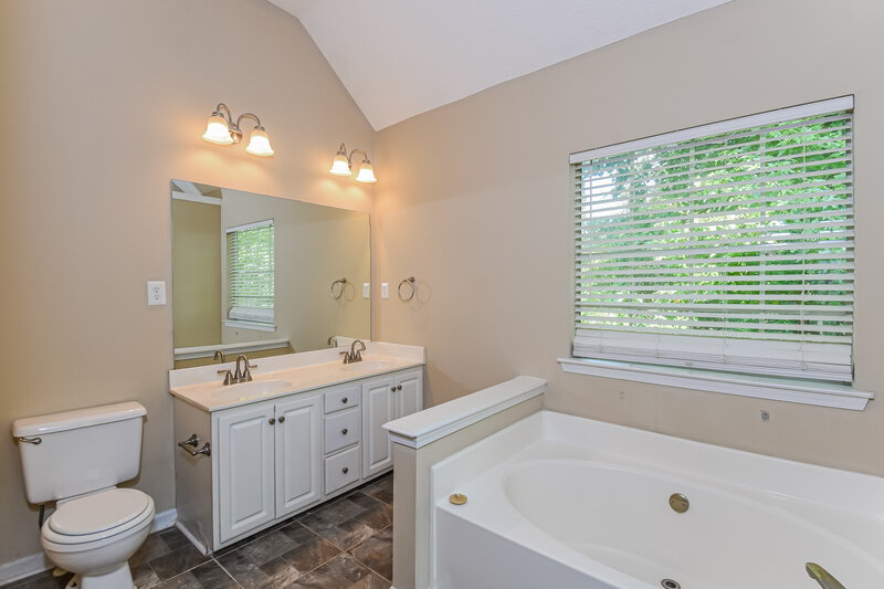 2,080/Mo, 2628 English Oaks Ln NW Kennesaw, GA 30144 Main Bathroom View