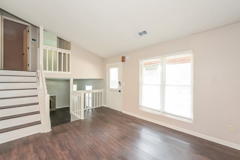 2,190/Mo, 405 Rill Crest Ct Alpharetta, GA 30022 Living Room View 2