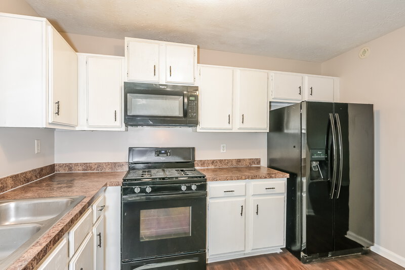 2,190/Mo, 405 Rill Crest Ct Alpharetta, GA 30022 Kitchen View 2