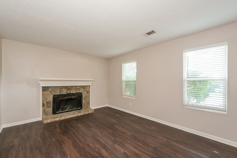 2,190/Mo, 405 Rill Crest Ct Alpharetta, GA 30022 Family Room View