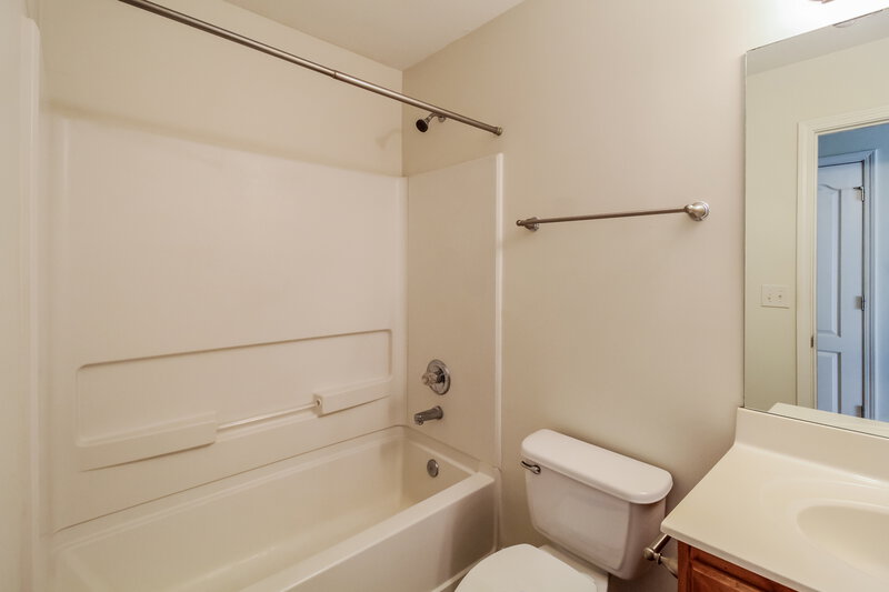 2,150/Mo, 345 Hunterian Pl Newnan, GA 30265 Bathroom View