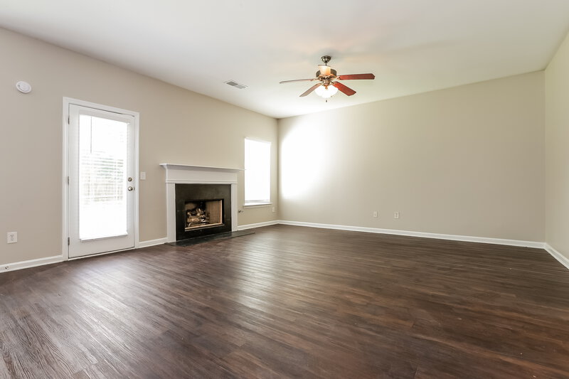 2,370/Mo, 4235 Fourth Rail Ln Cumming, GA 30040 Living Room View