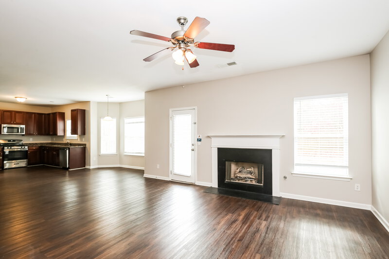 2,395/Mo, 4235 Fourth Rail Ln Cumming, GA 30040 Living Room View 2