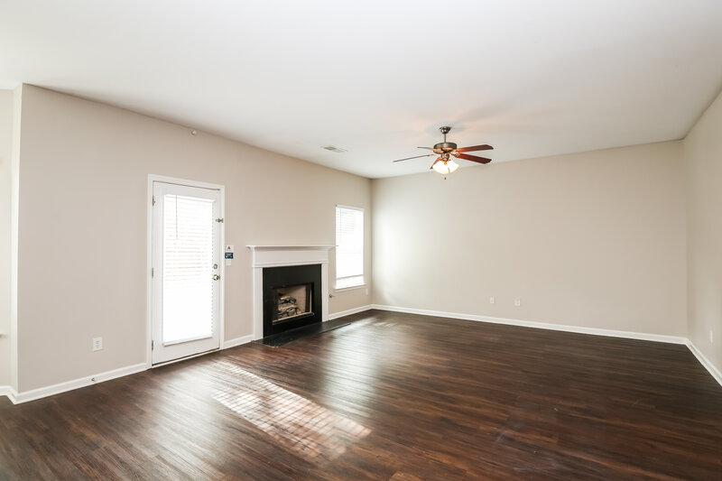 2,395/Mo, 4235 Fourth Rail Ln Cumming, GA 30040 Living Room View 3