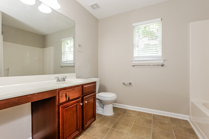 2,370/Mo, 4235 Fourth Rail Ln Cumming, GA 30040 Bathroom View 2