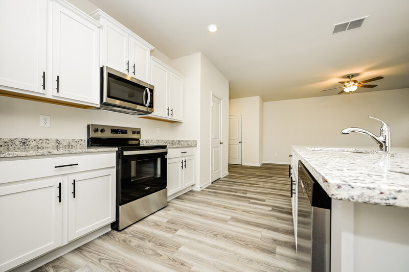 2,870/Mo, 295 Limestone Cir Conyers, GA 30013 Kitchen View 2