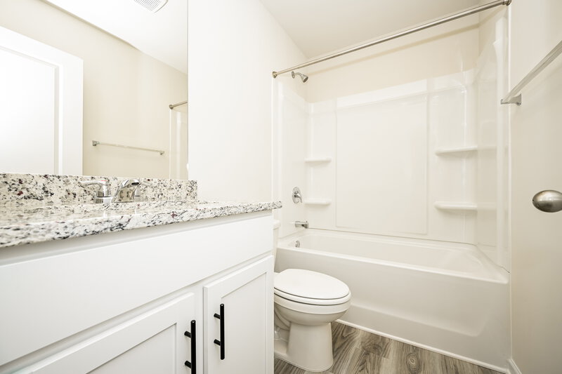 2,870/Mo, 295 Limestone Cir Conyers, GA 30013 Bathroom View