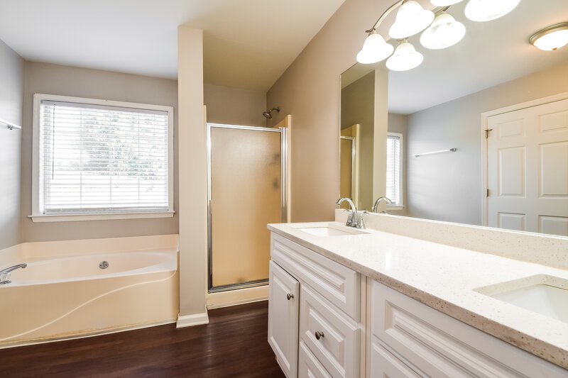 2,235/Mo, 306 Hearthstone Ct Woodstock, GA 30189 Main Bathroom View