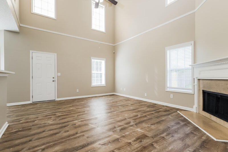 2,350/Mo, 131 Autumn Ridge Dr Griffin, GA 30224 Living Room View