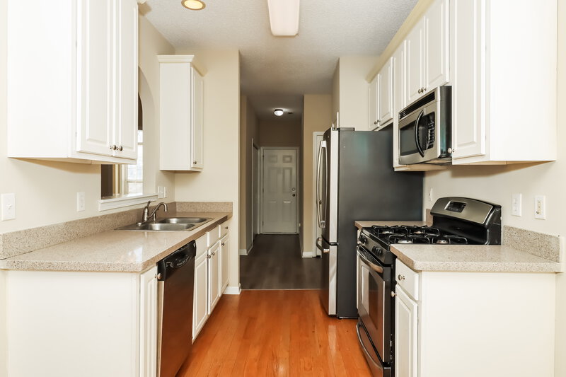 2,020/Mo, 212 Freeman Forest Dr Newnan, GA 30265 Kitchen View