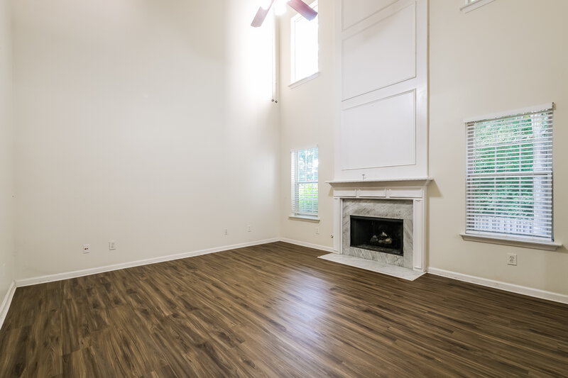 2,370/Mo, 3410 Sandlake Dr SW Marietta, GA 30008 Living Room View