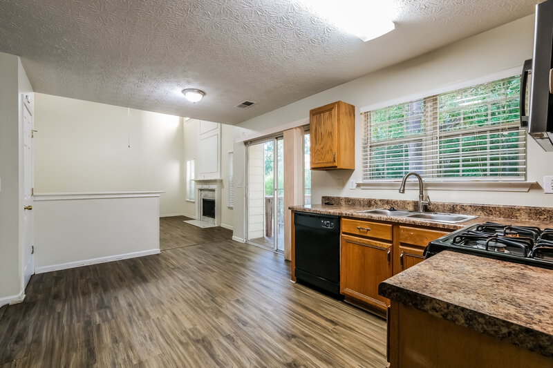 2,370/Mo, 3410 Sandlake Dr SW Marietta, GA 30008 Kitchen View