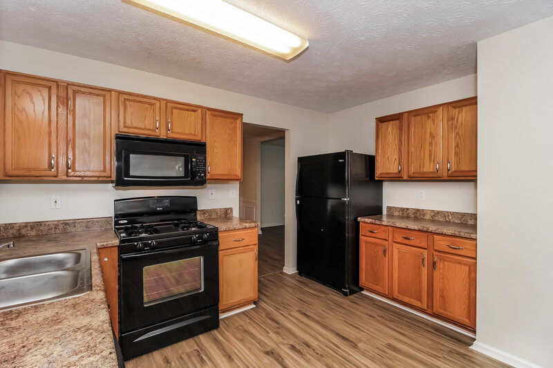 3,390/Mo, 3410 Sandlake Dr SW Marietta, GA 30008 Kitchen View 2