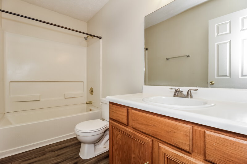 3,390/Mo, 3410 Sandlake Dr SW Marietta, GA 30008 Bathroom View