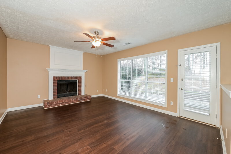 2,105/Mo, 2835 Evergreen Eve Crossing Dacula, GA 30019 Living Room View 2