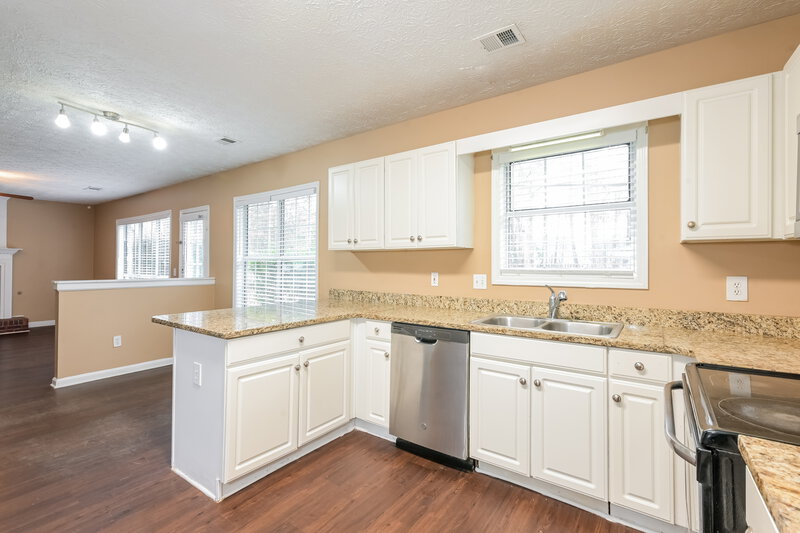 2,105/Mo, 2835 Evergreen Eve Crossing Dacula, GA 30019 Kitchen View