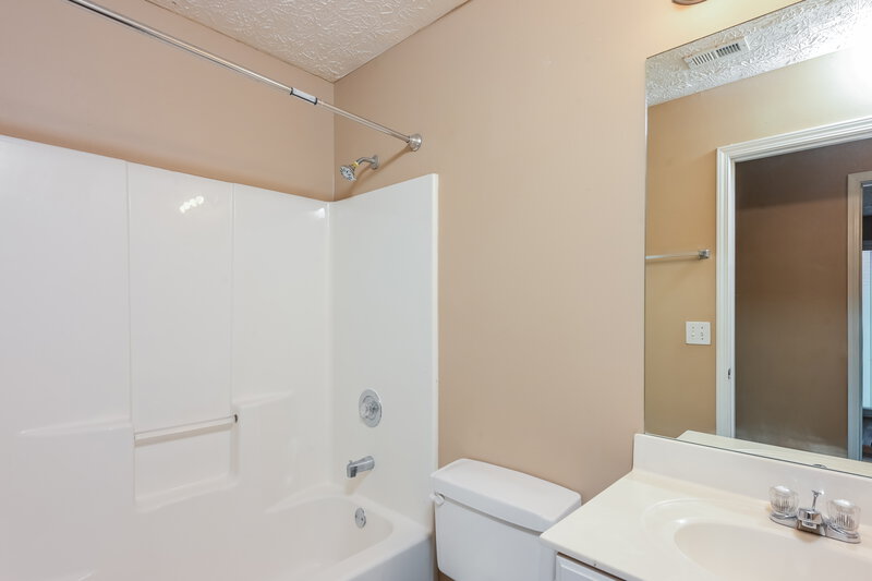 2,105/Mo, 2835 Evergreen Eve Crossing Dacula, GA 30019 Bathroom View