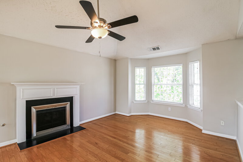 2,430/Mo, 1309 Kent Mnr Stockbridge, GA 30281 Living Room View