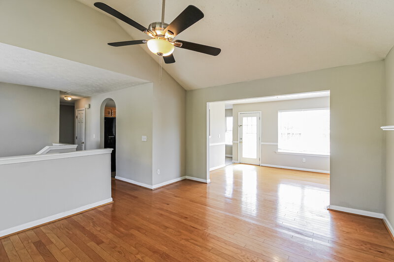 2,430/Mo, 1309 Kent Mnr Stockbridge, GA 30281 Living Room View 2