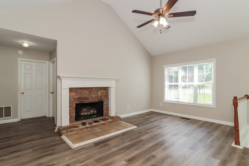 1,710/Mo, 19 Eagle Point Ct Dallas, GA 30132 Living Room View