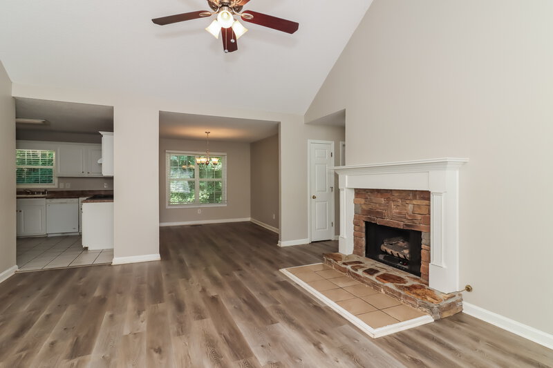 1,710/Mo, 19 Eagle Point Ct Dallas, GA 30132 Living Room View 2
