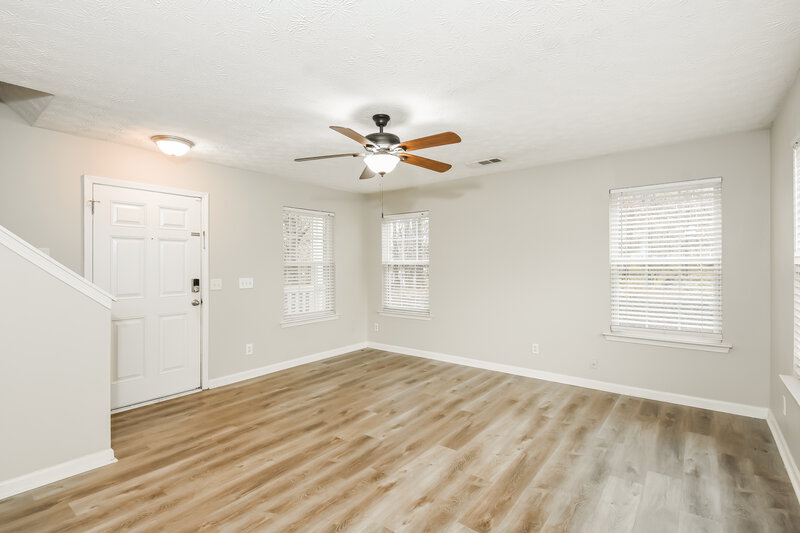 1,950/Mo, 542 W Oaks Dr Woodstock, GA 30188 Dining Room View