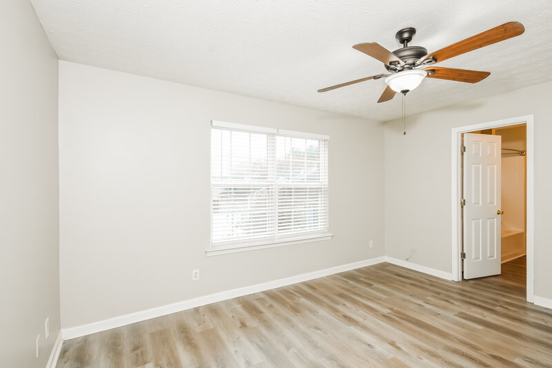 1,950/Mo, 542 W Oaks Dr Woodstock, GA 30188 Main Bedroom View