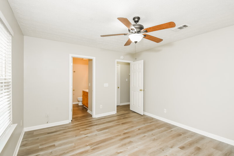 1,950/Mo, 542 W Oaks Dr Woodstock, GA 30188 Main Bedroom View 2