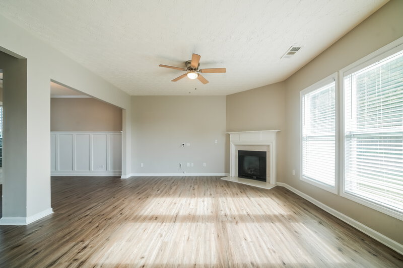 2,180/Mo, 216 Winterbury Dr Canton, GA 30114 Living Room View