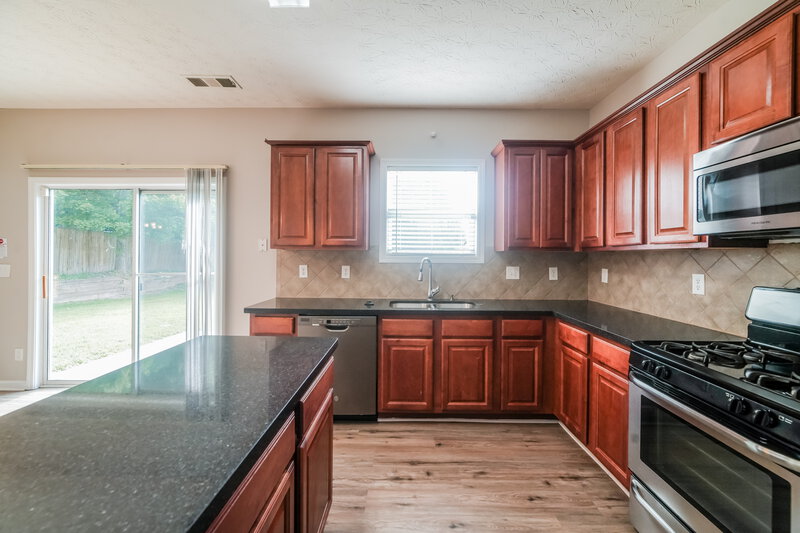 2,180/Mo, 216 Winterbury Dr Canton, GA 30114 Kitchen View 2