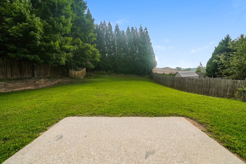 2,180/Mo, 216 Winterbury Dr Canton, GA 30114 Backyard View