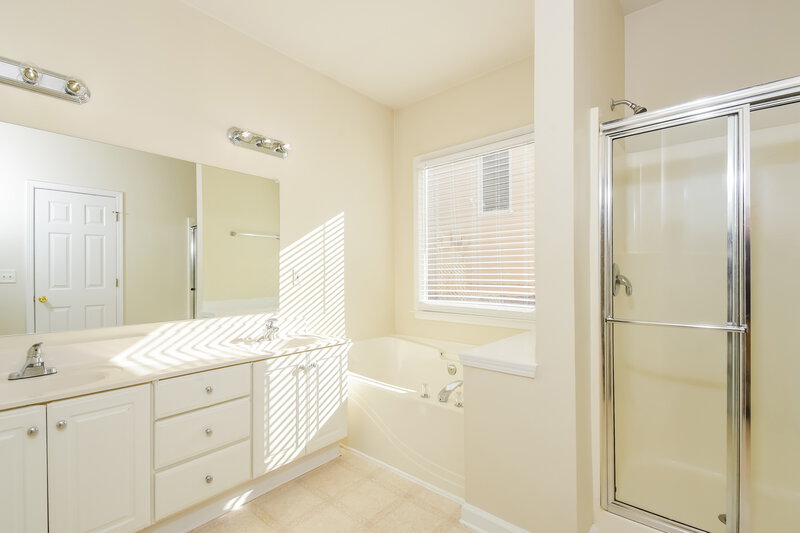 2,155/Mo, 5545 Wheatfield Ln Powder Springs, GA 30127 Main Bathroom View
