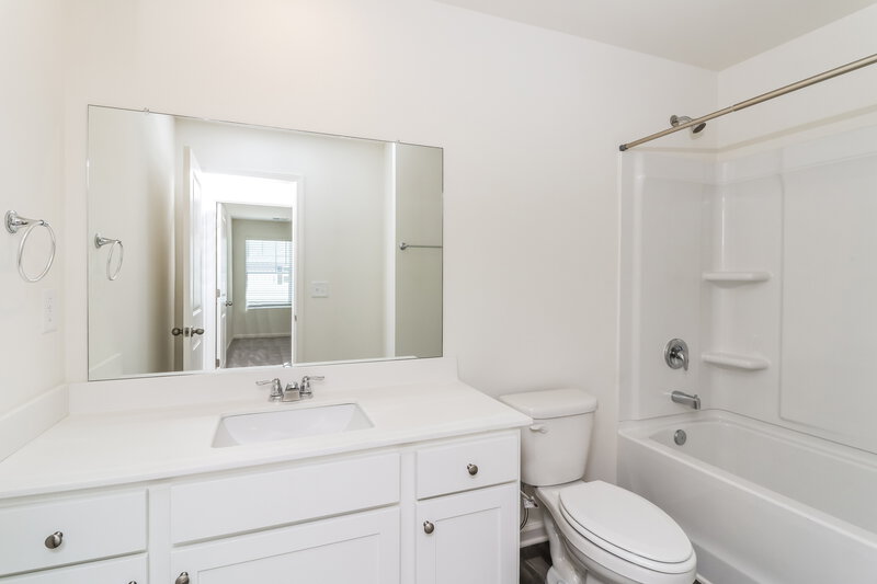 3,160/Mo, 7738 Sudbury Cir Covington, GA 30014 Bathroom View
