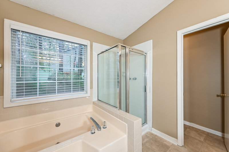 2,115/Mo, 242 Clarion Rd Lawrenceville, GA 30043 Main Bathroom View 2