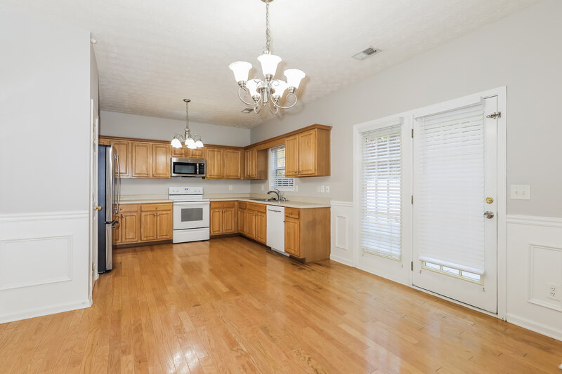 0/Mo, 145 Alessie Dr Newnan, GA 30263 Dining Room View