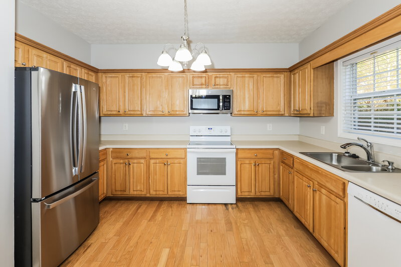 0/Mo, 145 Alessie Dr Newnan, GA 30263 Kitchen View