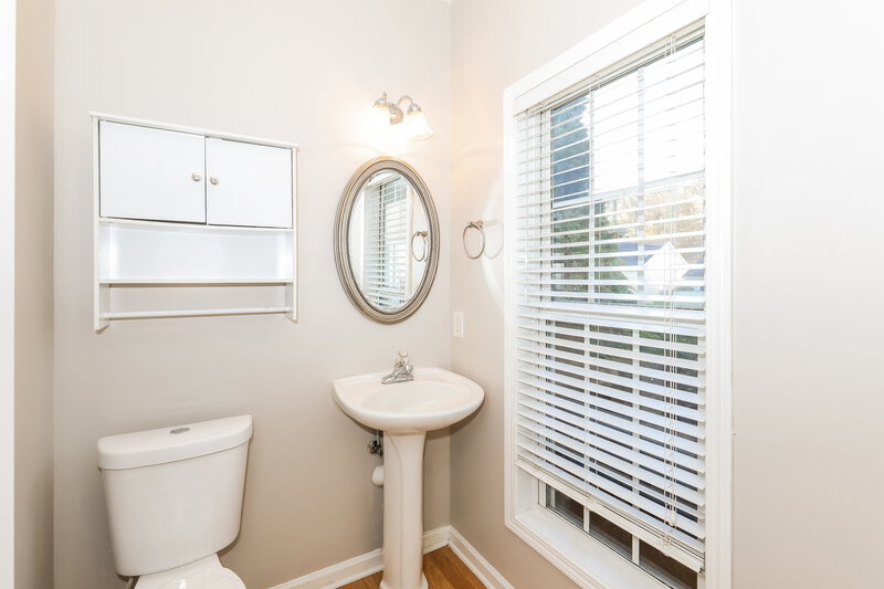 0/Mo, 145 Alessie Dr Newnan, GA 30263 Bathroom View 2