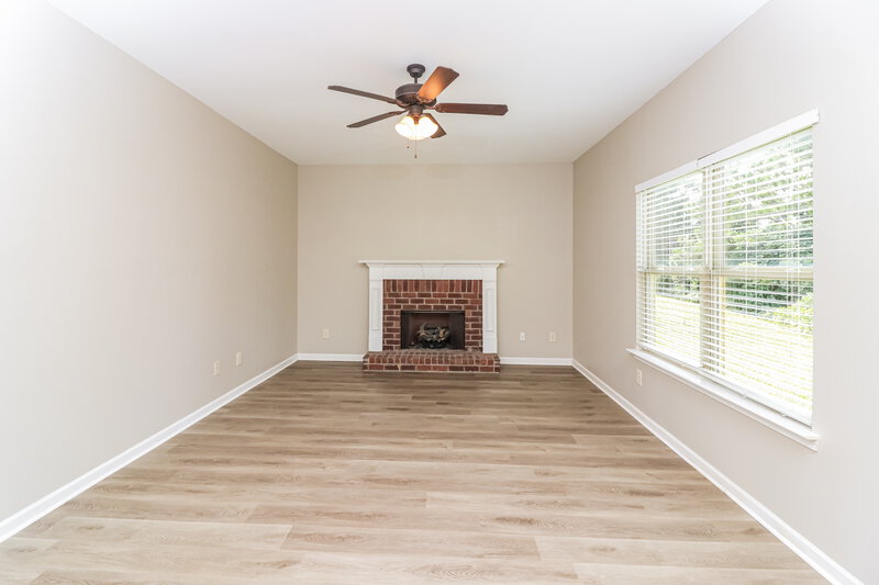 2,035/Mo, 61 Hamilton Blvd NW Cartersville, GA 30120 Living Room View