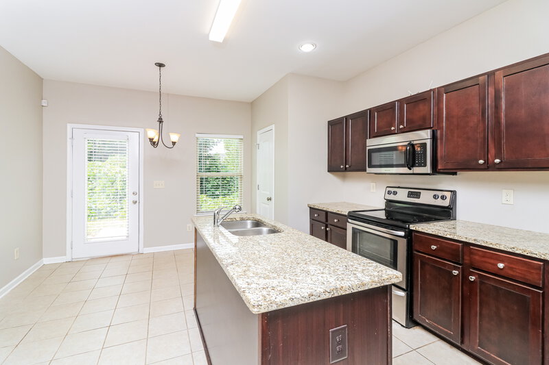 2,035/Mo, 61 Hamilton Blvd NW Cartersville, GA 30120 Kitchen View 2