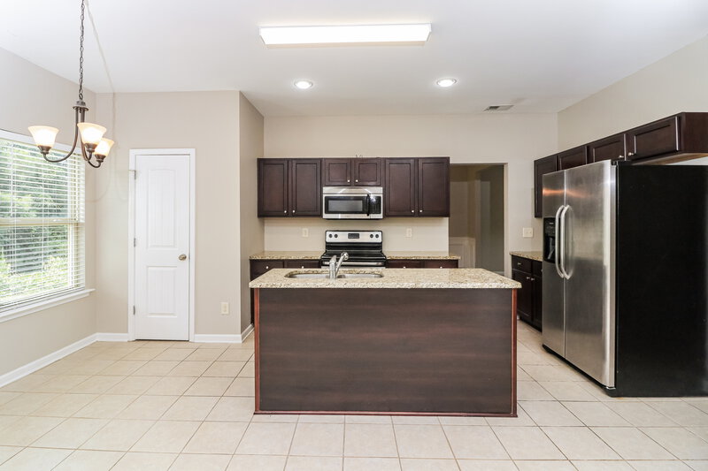 2,035/Mo, 61 Hamilton Blvd NW Cartersville, GA 30120 Kitchen View 3