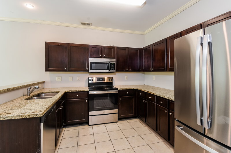 2,015/Mo, 63 Hamilton Blvd NW Cartersville, GA 30120 Kitchen View 2