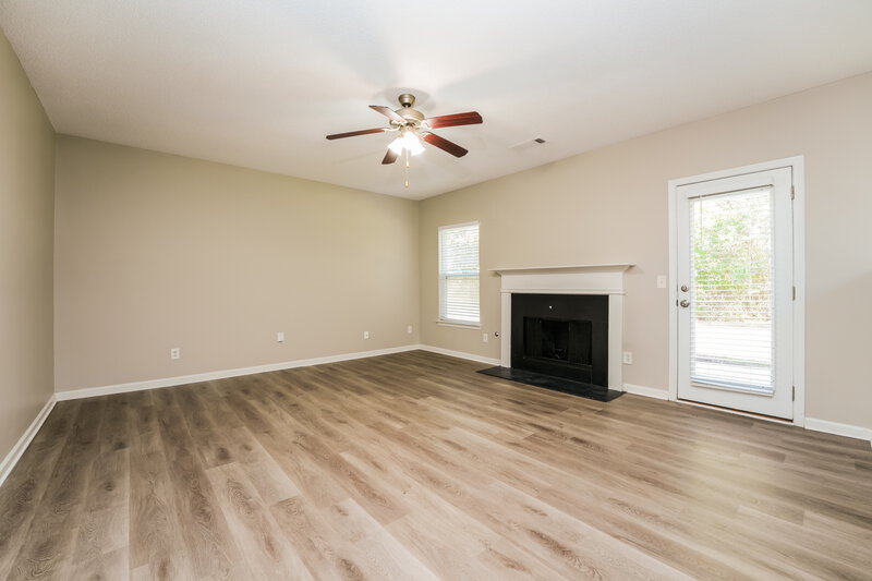 2,080/Mo, 4097 Rosebud Park Dr Snellville, GA 30039 Living Room View